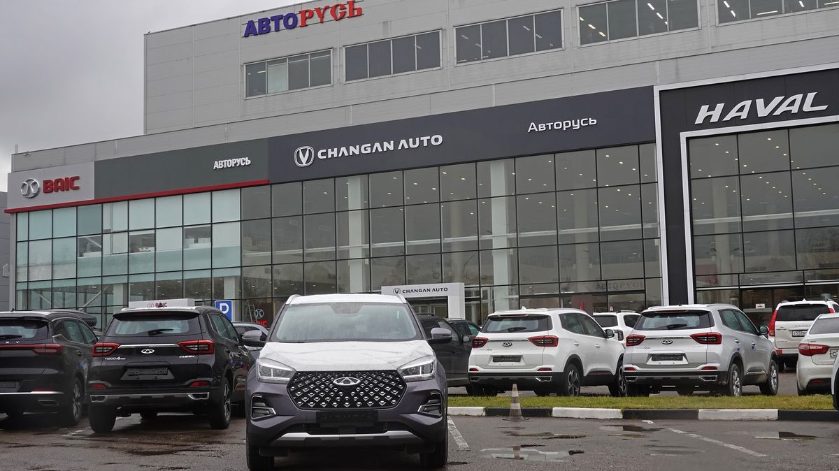 Prodej aut v Rusku loni prudce vzrostl, zůstal však pod předválečnou úrovní