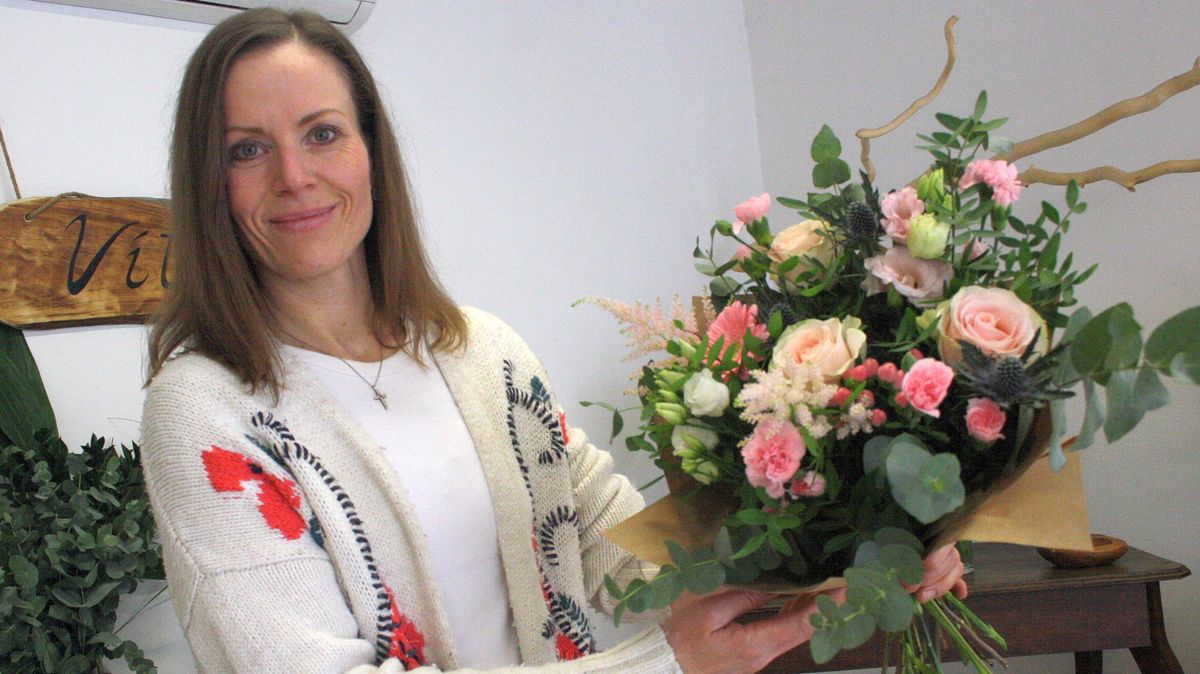 Na Valentýna mají floristé plné ruce práce, ovšem ještě víc se kupují kytice o svátku matek