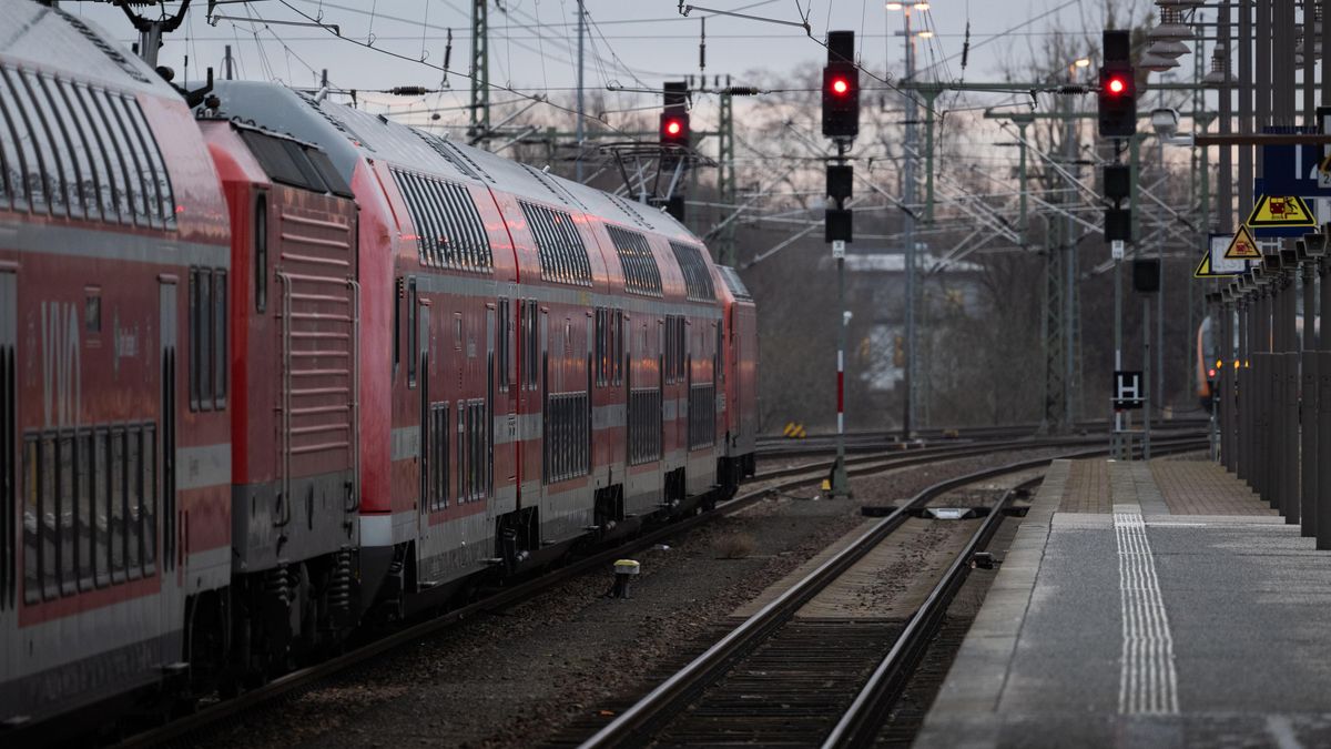 V Německu se dohodli na předčasném ukončení stávky, vlaky se rozjedou dřív
