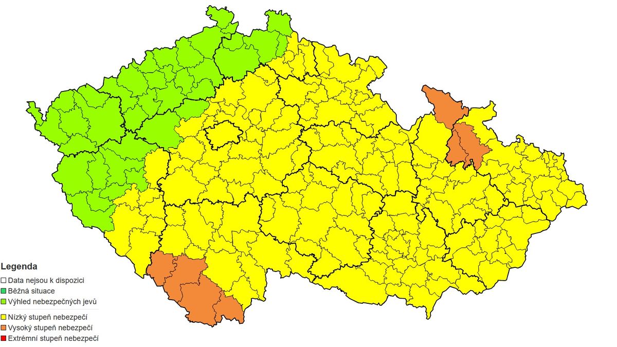 Zima je zpět. Počasí komplikuje dopravu na mnoha místech v Česku