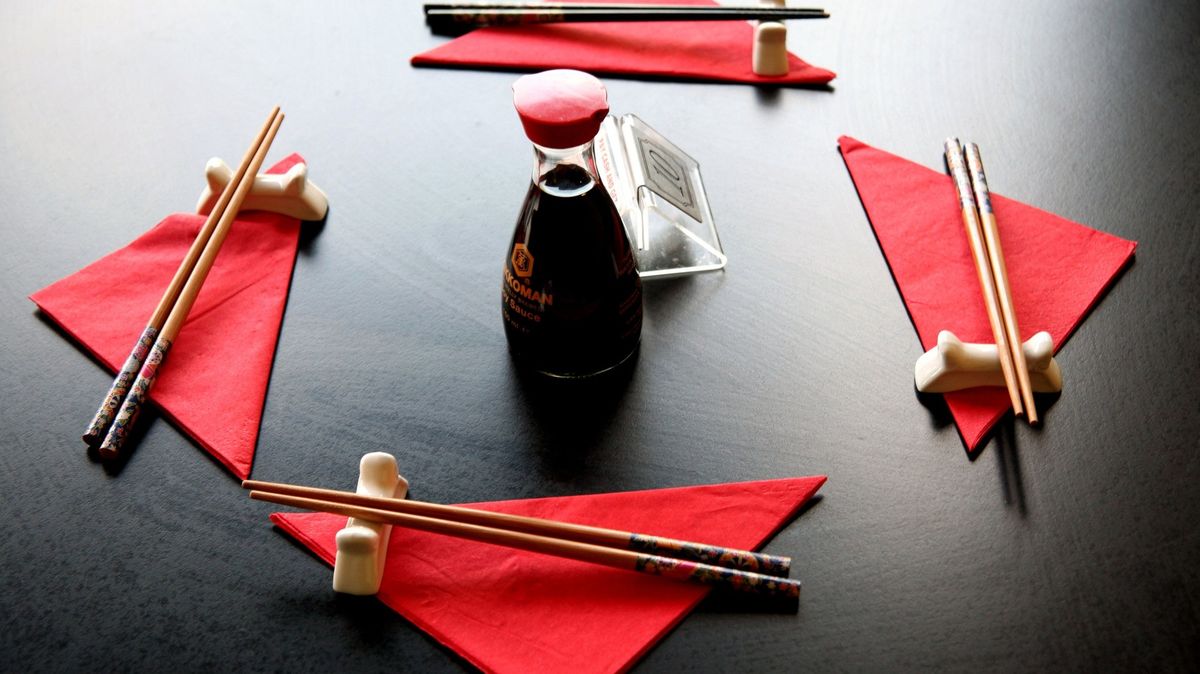 Japonská restaurace, kde si hosté platili za zfackování od servírek