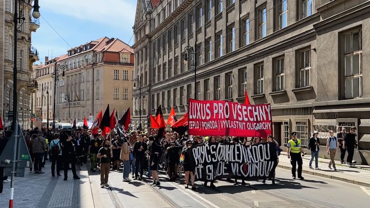 Anarchisté pochodovali Prahou