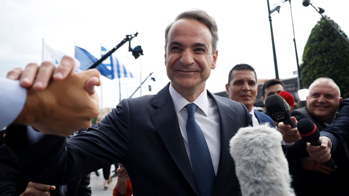 Řecký premiér Mitsotakis míří k vítězství v parlamentních volbách