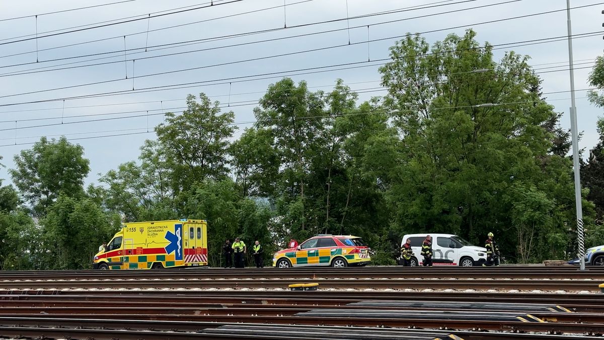 Muže na trati v Praze zranil elektrický proud