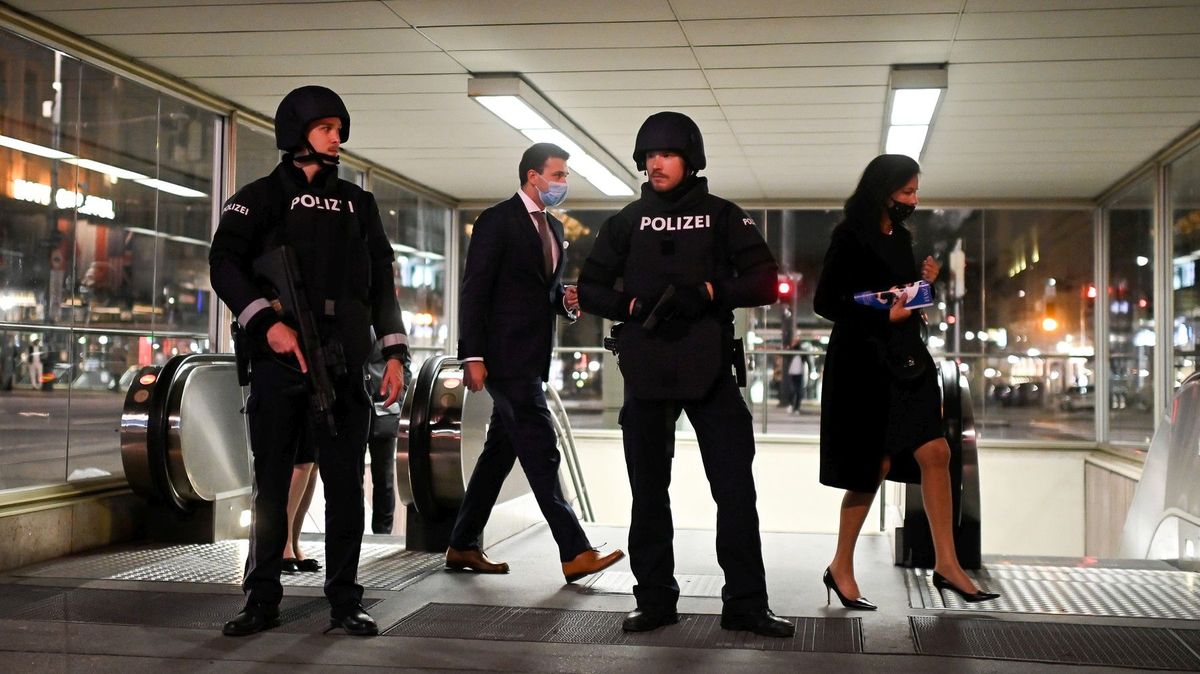 Útok mačetami ve vídeňském metru. Jeden mrtvý