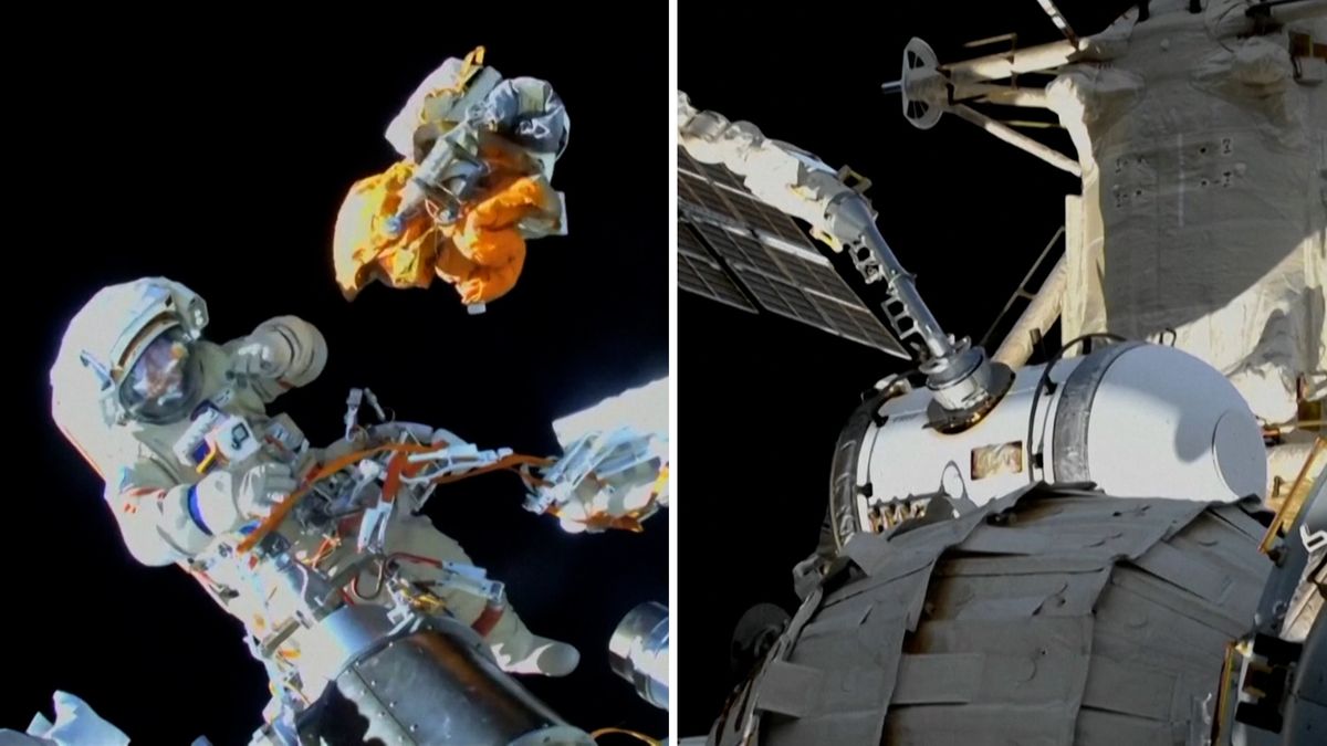 Ruští kosmonauti přemístili u ISS přechodovou komoru