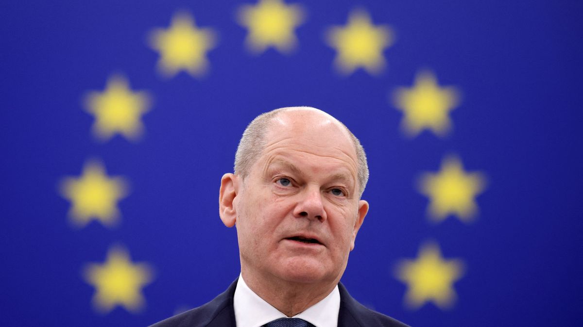 Nenechme se Putinem zastrašit, nabádal Scholz ve Štrasburku