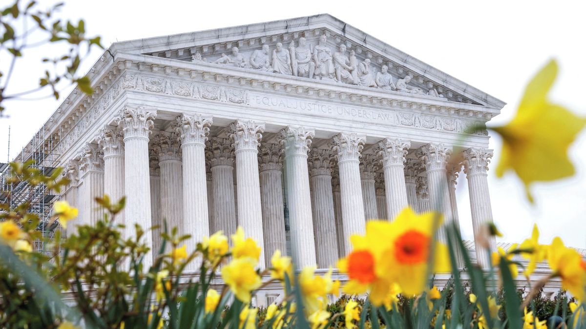 Nejvyšší soud USA potvrdil zákaz účasti transgenderových osob v ženských týmech