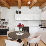 Z bývalého výminku za domem je moderně vybavený domek pro hosty