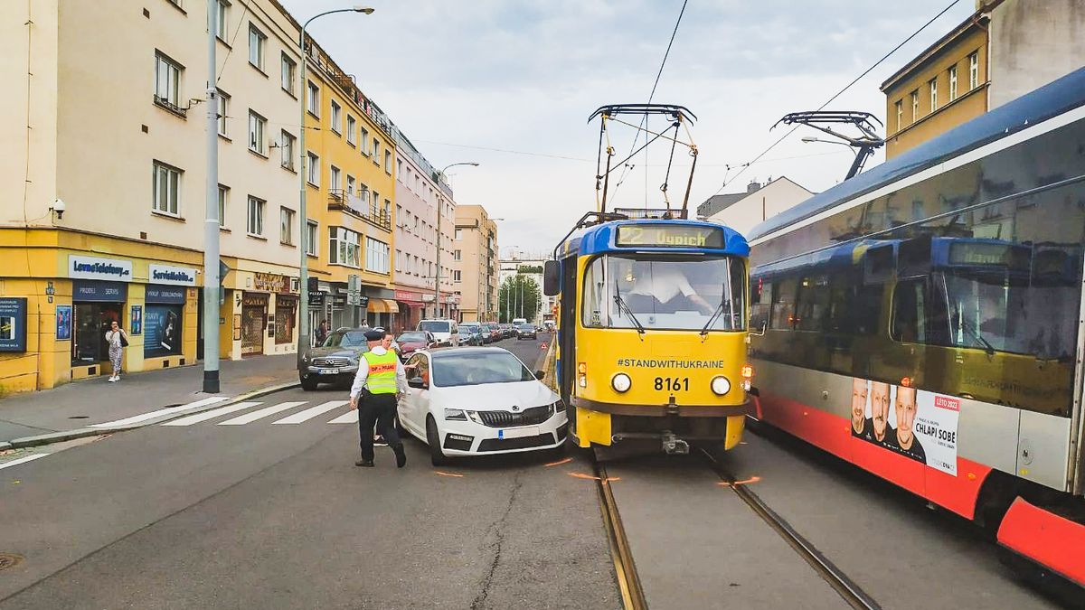 „Ukrajinská tramvaj“ měla v Praze hned první den nehodu