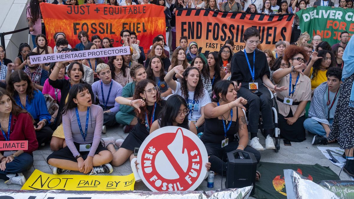 Dohoda z COP28 vyzývá k odklonu od fosilních paliv