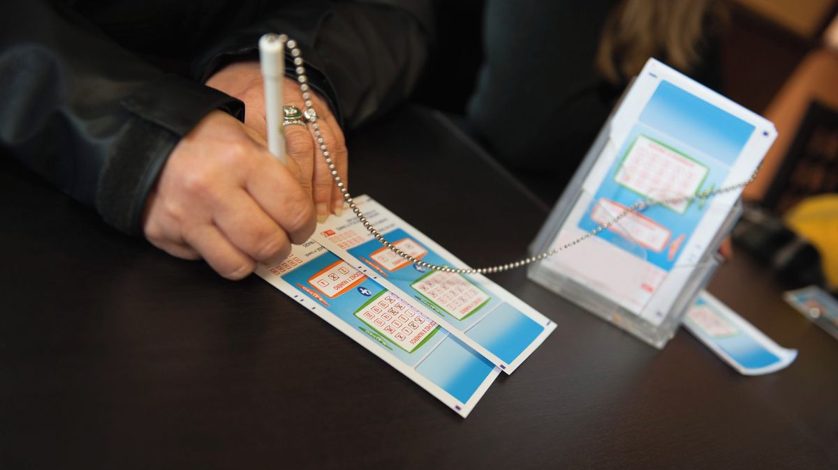 V losování americké loterie vyhrálo první cenu více než 3300 lidí