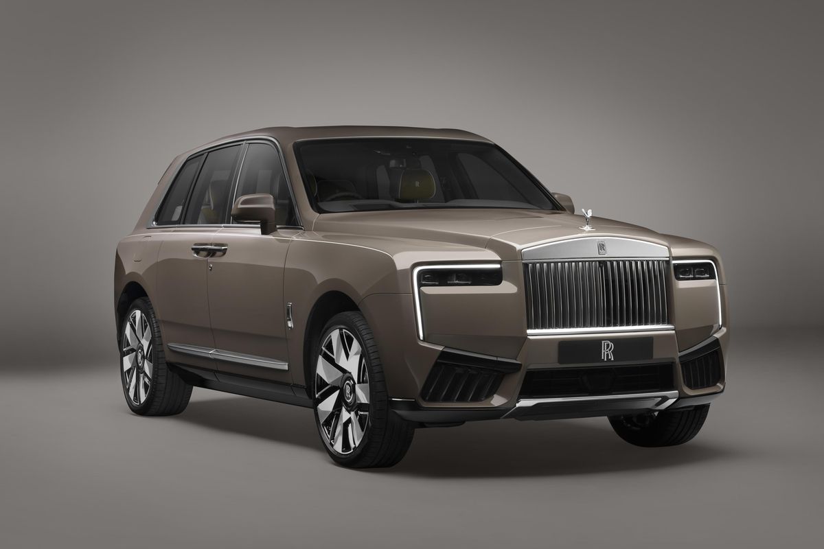 Rolls-Royce ukázal facelift SUV Cullinan