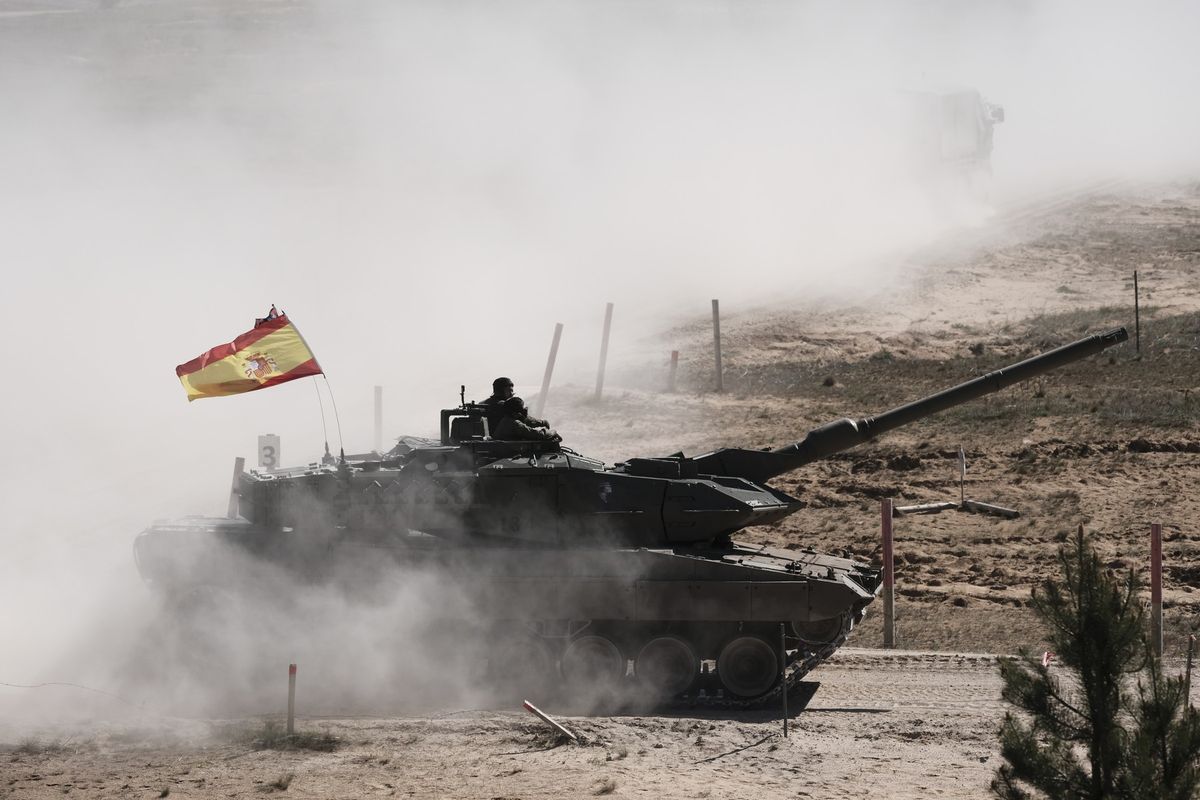 Španělsko pošle Ukrajině další tanky, v balíčku budou i rakety Patriot