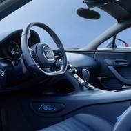 Tradičně luxusní kabina rovněž sází na modré barvy