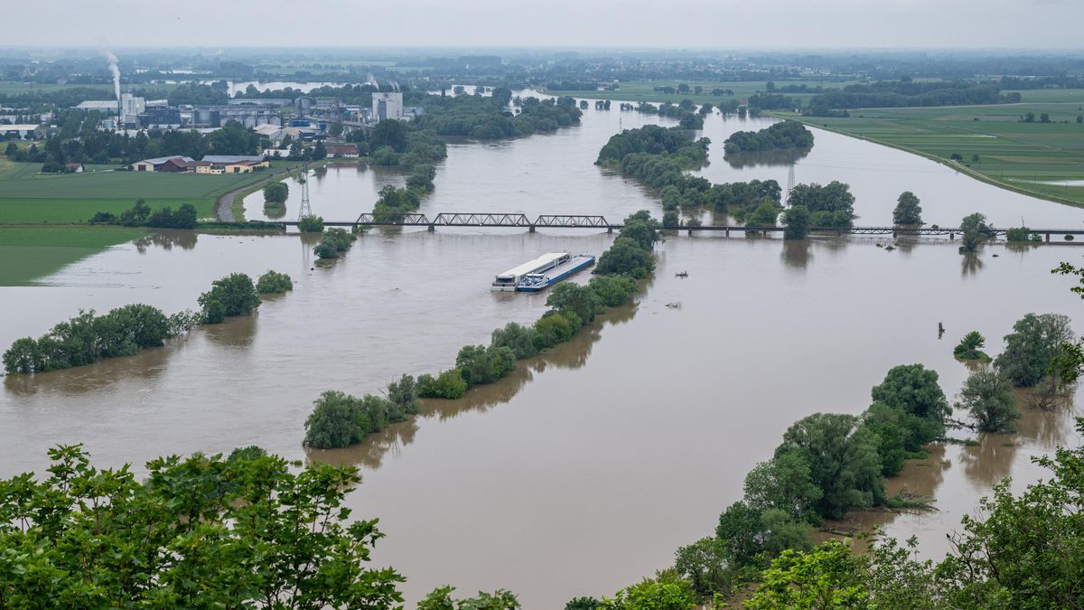 Hladina Dunaje rychle stoupá, Pasov a Řezno se děsí