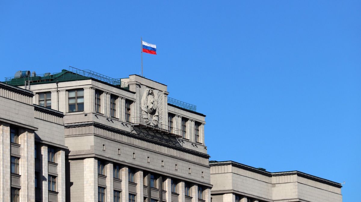 Ruští poslanci chtějí zrušit historické předání Krymu Ukrajině