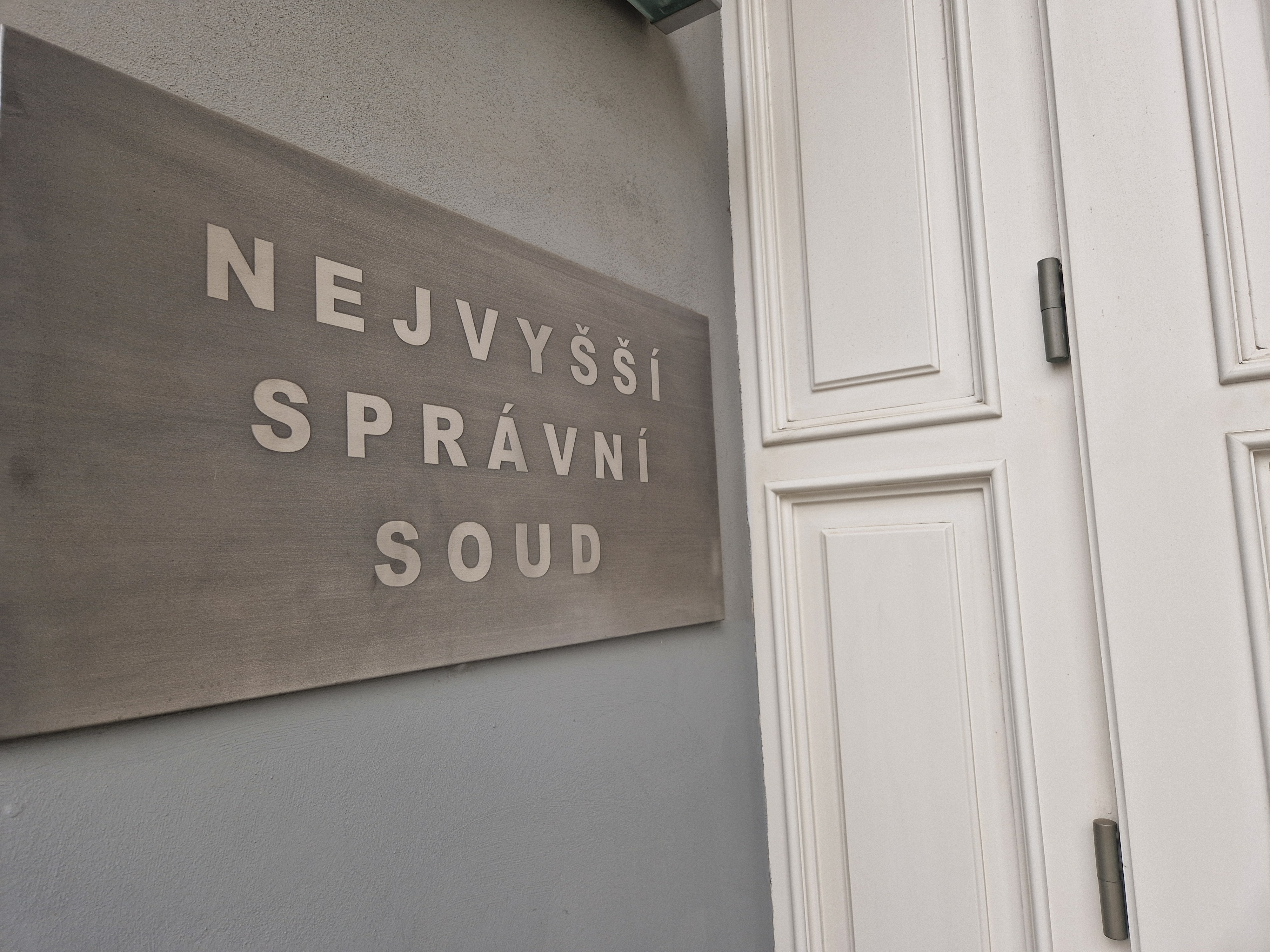 Pirát silnic si zřídil adresu v Turecku, aby zmátl úřady. Trik mu nevyšel 