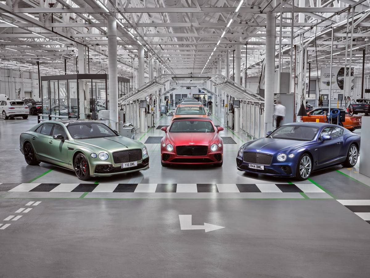 Lak se nanáší 55 hodin