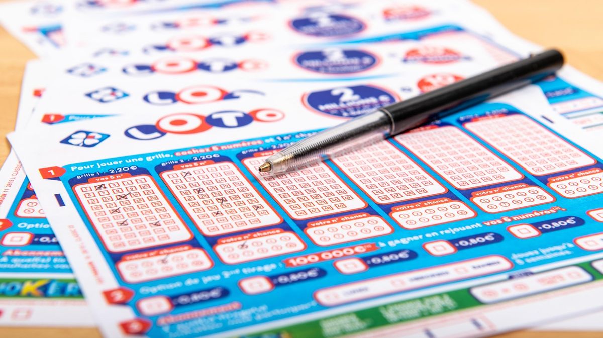 Ve Francii nezávisle na sobě v loterii vyhráli muž a žena, kteří spolu žijí