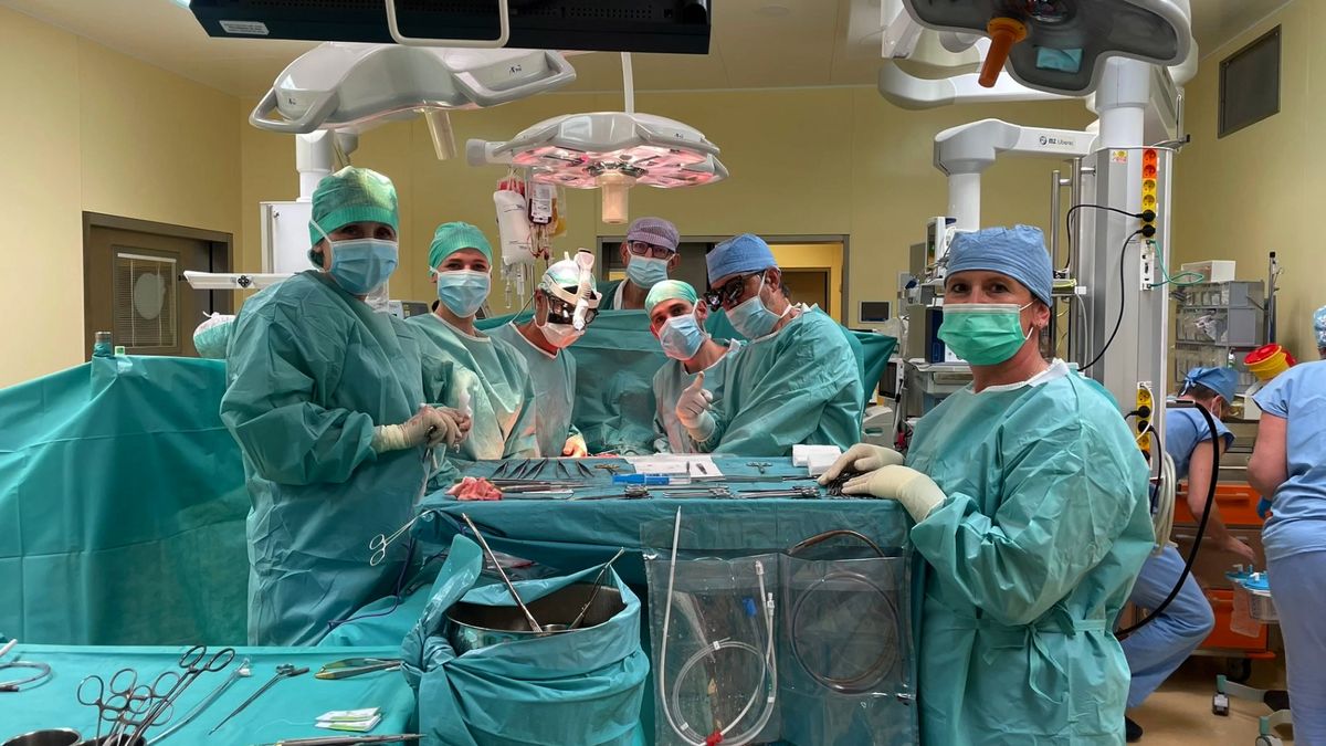 Unikátní operace v Motole: Dítěti poprvé transplantovali srdce a plíce najednou