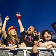 První den byli diváci plní sil