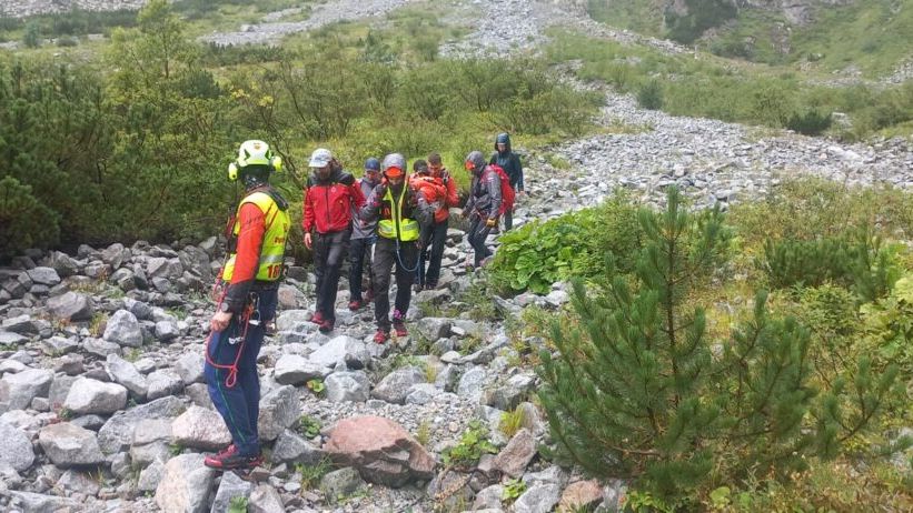 Slovenští záchranáři pomáhali českému chlapci, jenž byl za bouře na cestě pro lezce