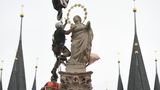 Na pražské Staroměstské náměstí se vrátil mariánský sloup