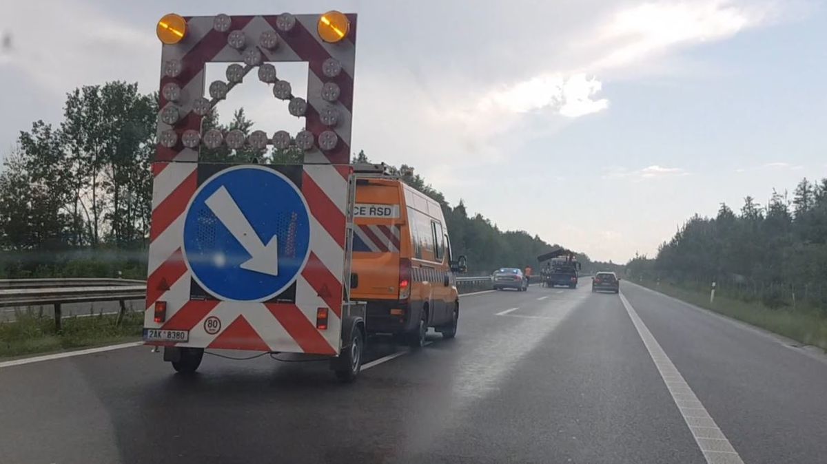 Po požáru kamionu byla uzavřena D5 u Rokycan