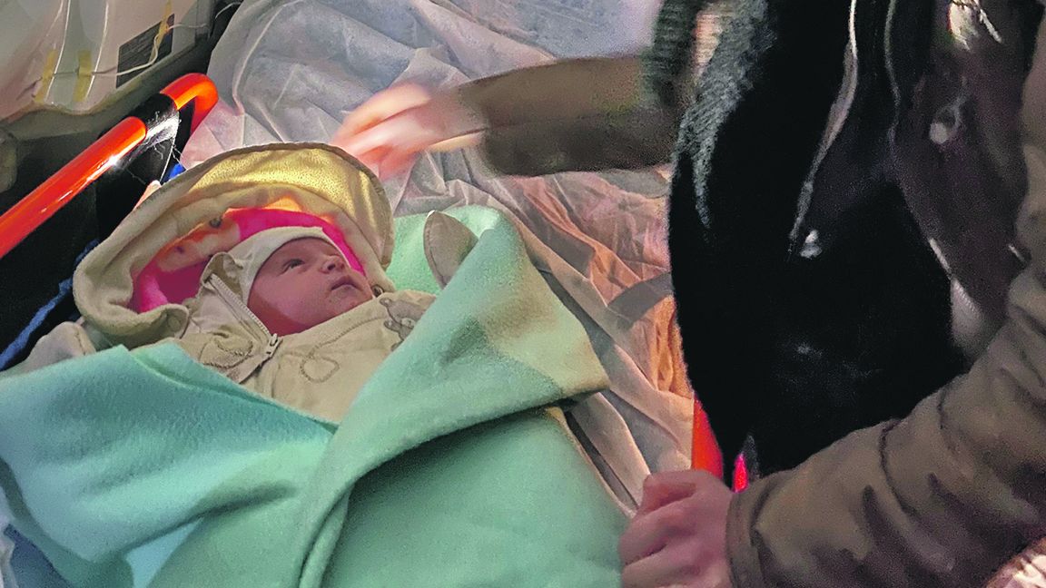 Ostravští záchranáři přivezli do bezpečí i novorozeně