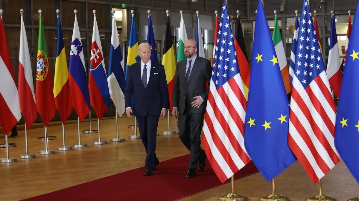 Summit EU pohrozil Rusku dalšími sankcemi, na konkrétních krocích se lídři neshodli