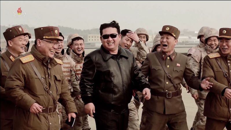 Rakeťák Kim? Severní Korea propaguje odpálení rakety v hollywoodském stylu