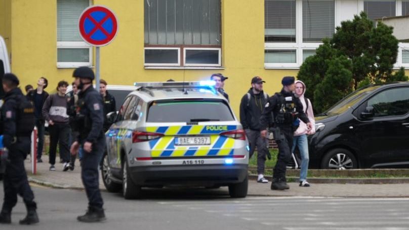 Státní zastupitelství obžalovalo studenta z Prahy, který měl mačetou zavraždit učitele