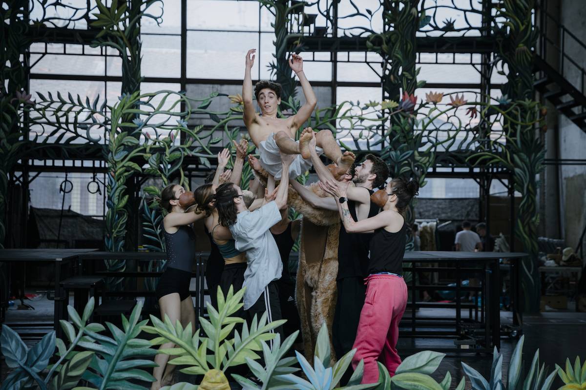 Tanečníci souboru DEKKADANCERS při zkoušce Knihy džunglí.