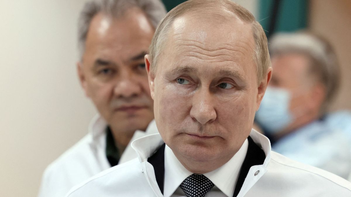 Putinova nemoc či svržení jsou zbožná přání, tvrdí šéf britské armády