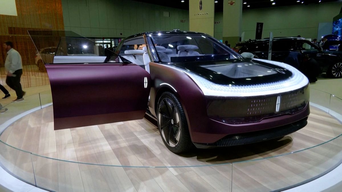 Detroitský autosalon ukazuje budoucnost Dodge i futuristické koncepty Lincolnu