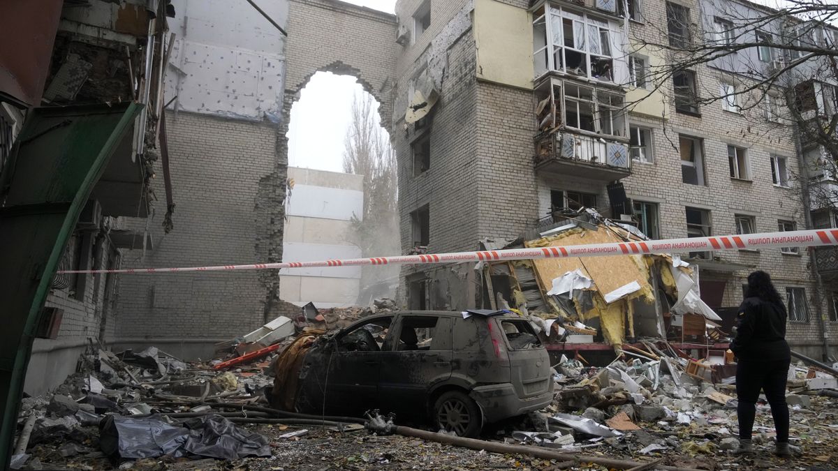 Rusové se mstí. Při útoku na obytný dům v Mykolajivu zemřelo šest lidí