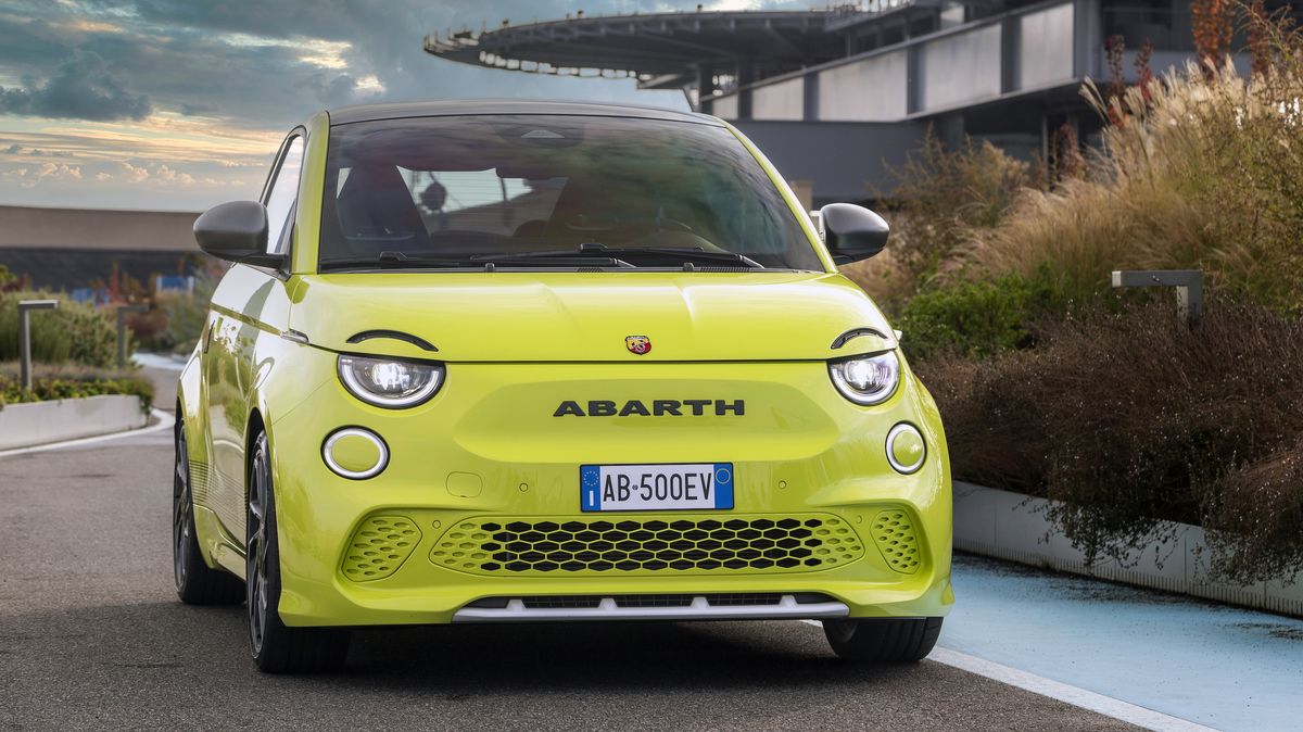 Sázka na elektromobily nevychází. Abarth zvažuje návrat ke spalovacím motorům