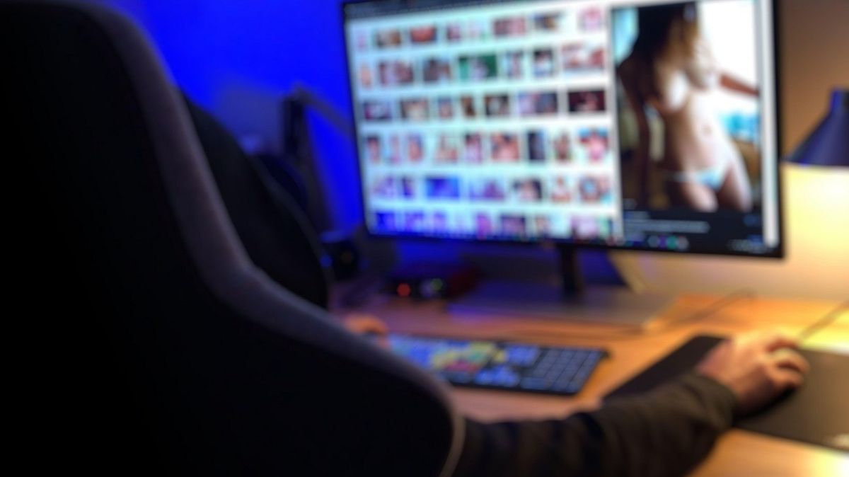 Pětina dospívajících často sleduje porno, někteří jsou na něm závislí