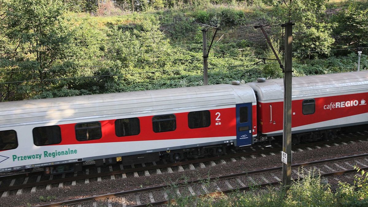 Záhada nekončí. Polské vlaky dál zastavují nouzové radiové signály