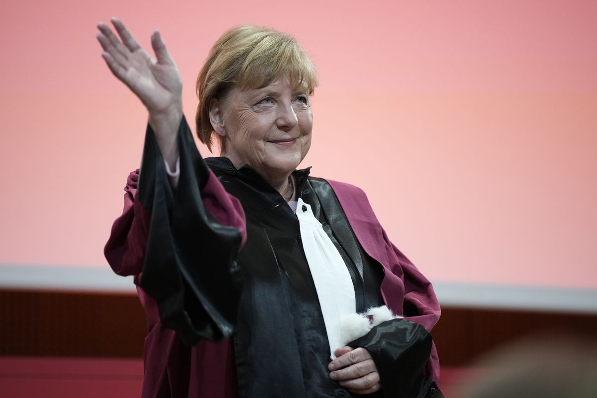 Merkelovou považuje část mateřské strany za nežádoucí osobu