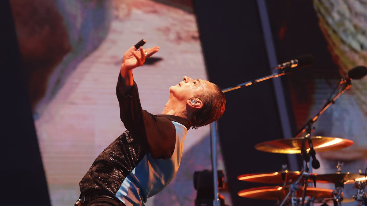 RECENZE: Depeche Mode v Praze předvedli zábavnou show se Smrtkou
