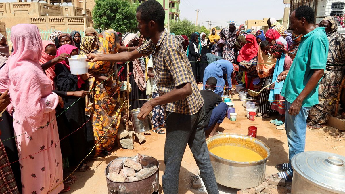 Občanská válka v Súdánu vyhnala z domovů 5 milionů lidí, přispěla k migrační vlně mířící do Evropy