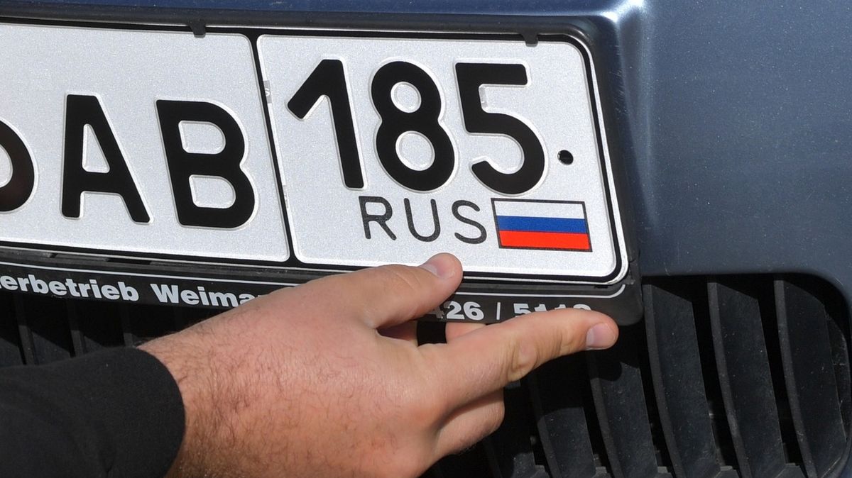 K zákazu aut s ruskou poznávací značkou se přidalo i Bulharsko