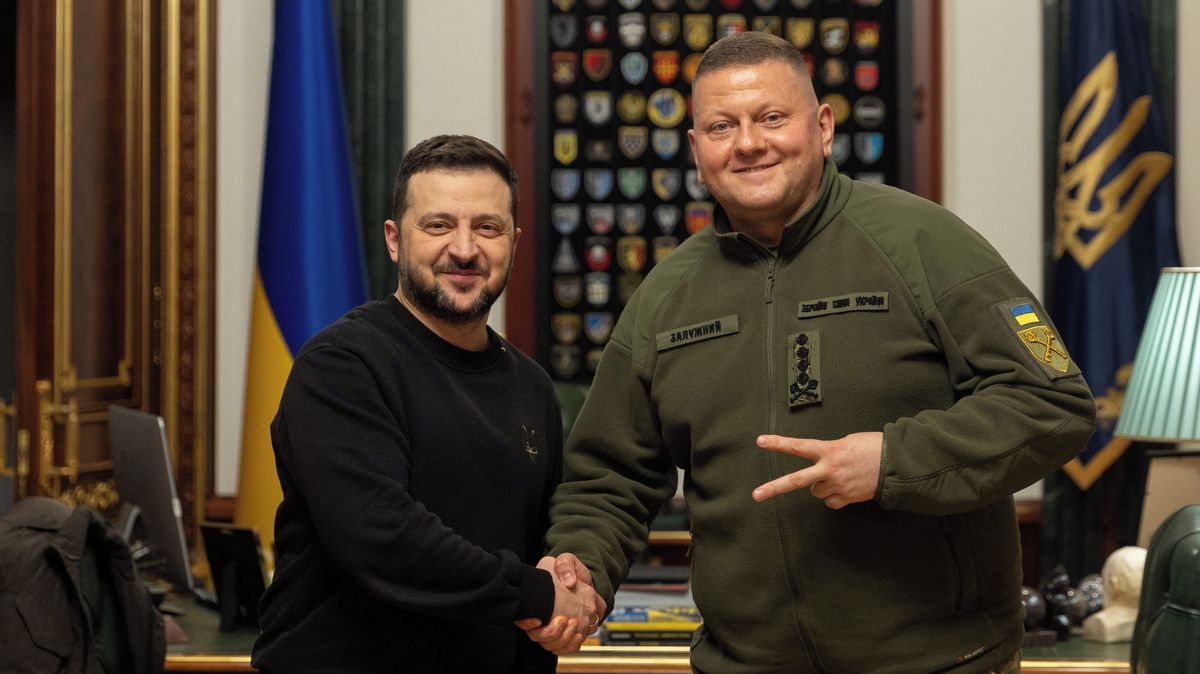 Zalužnyj potvrdil kandidaturu na prezidenta. Volby mohou být brzy, míní Zelenskyj