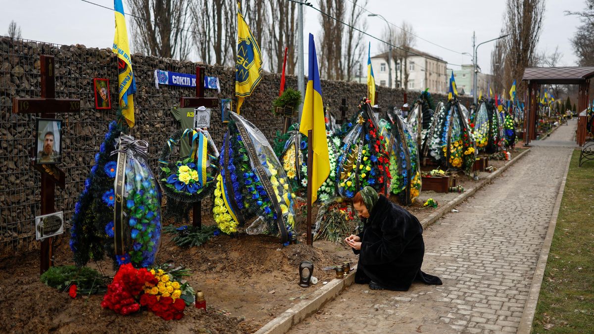 Kvůli tvrdým bojům přibývá těžce zraněných ukrajinských vojáků