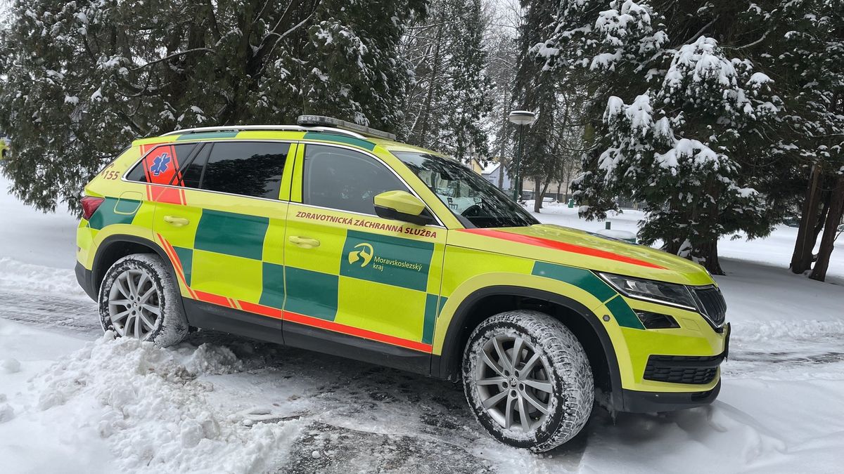 Namrzlé silnice na Moravě. Při nehodách se zranilo dvanáct lidí