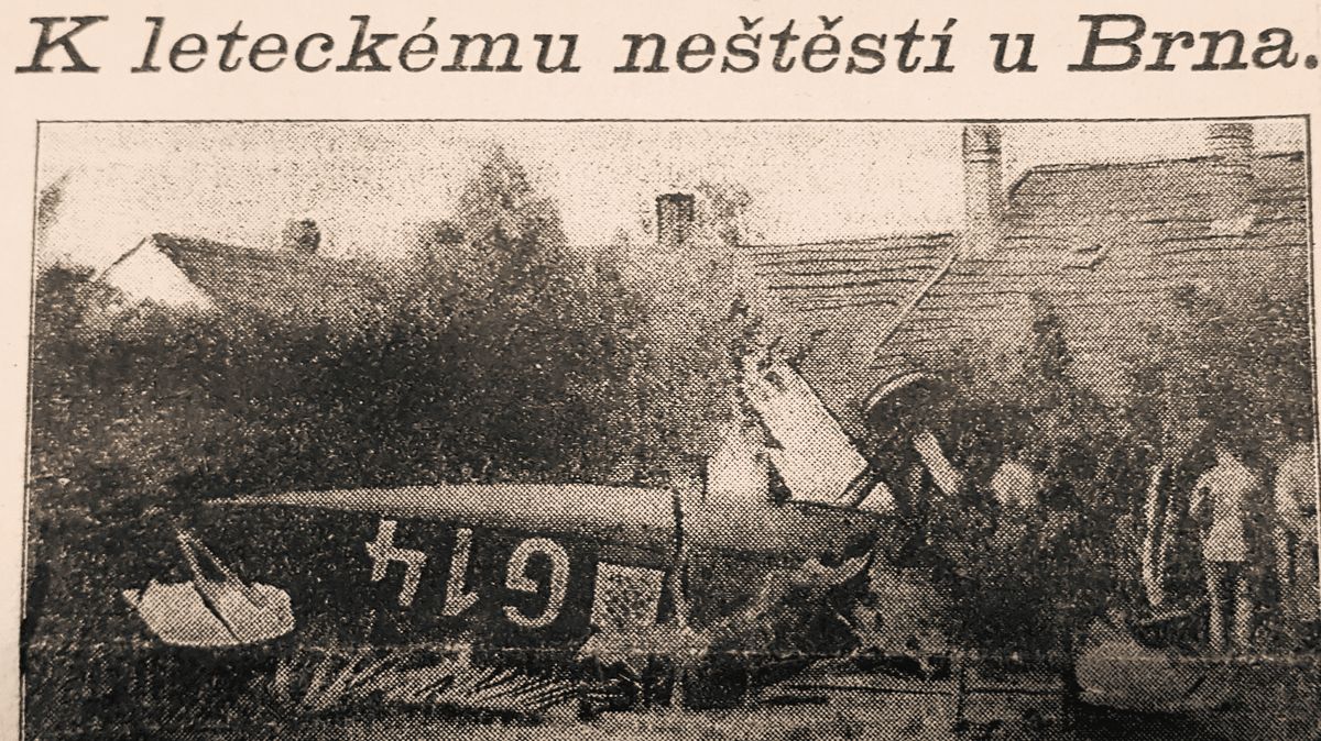 „Z nezjištěné příčiny spadl dělník Pazdera do lisu.“ Černá kronika před 100 lety