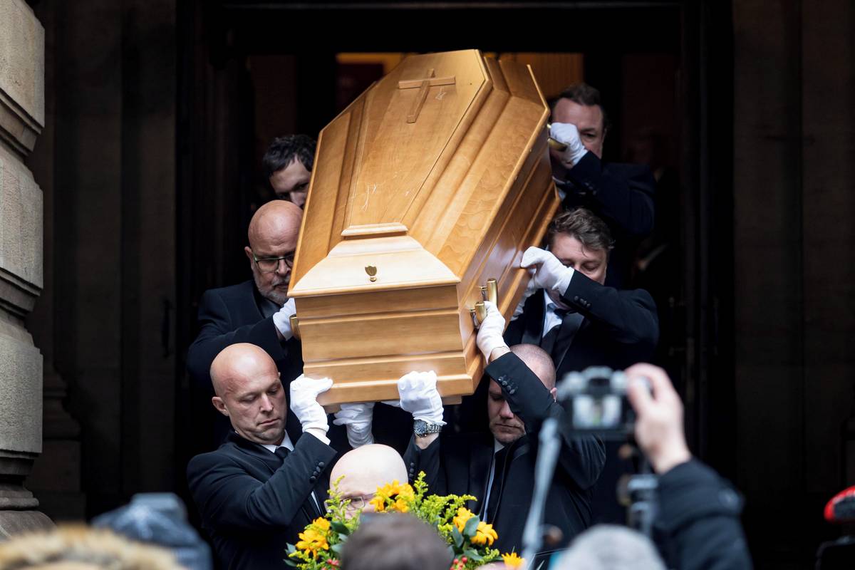 Poslední rozloučení s herečkou Janou Hlaváčovou se konalo 26. ledna 2024 v Národním divadle