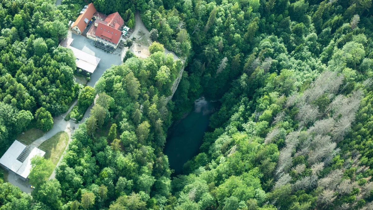 K Macoše se už řidiči nedostanou, ochranářům s nimi došla trpělivost